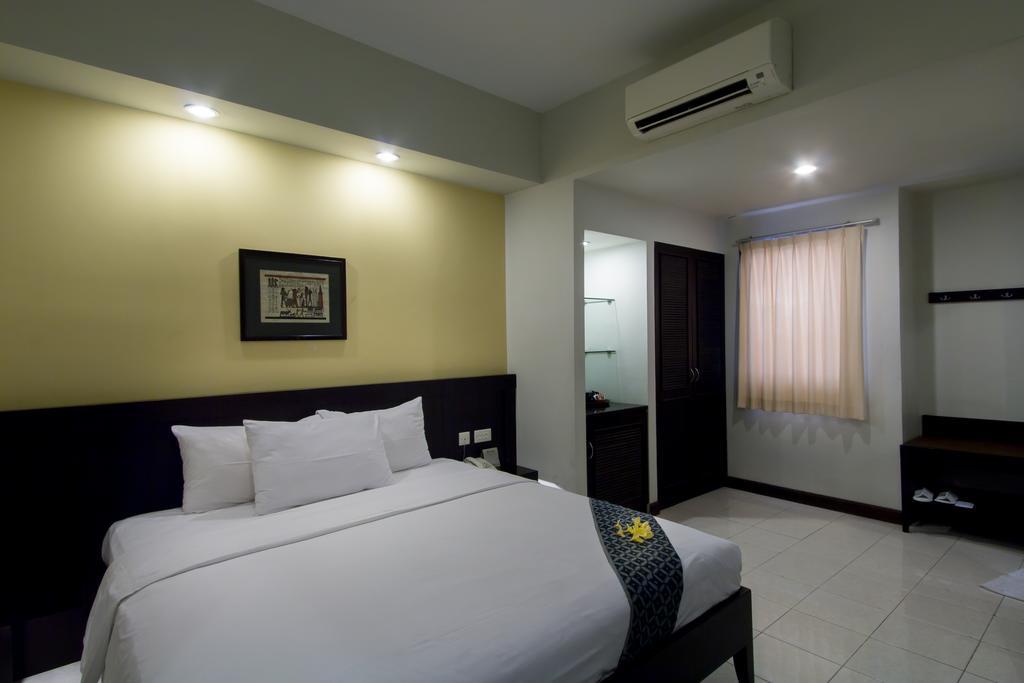 Hotel Quirin Semarang Room photo