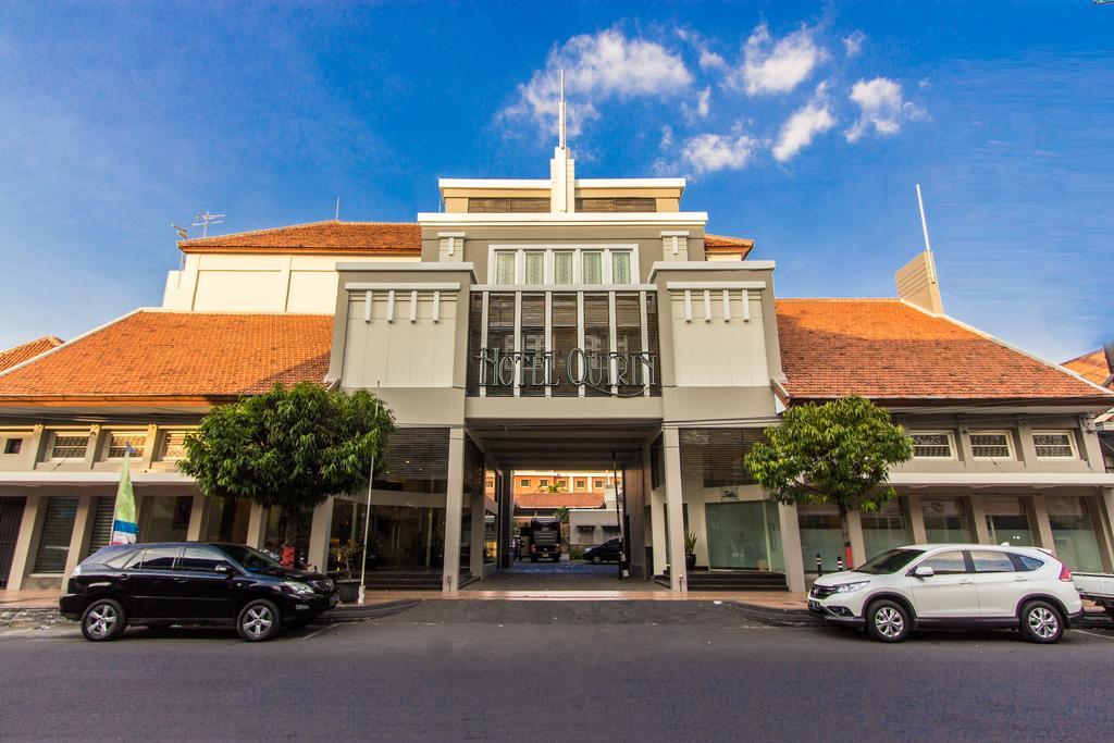 Hotel Quirin Semarang Exterior photo